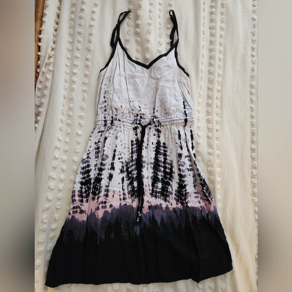 Dynamite Dresses - Picture 5 of 6